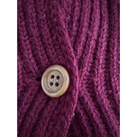 Vintage L.L.Bean 100% Wool Women's Cardigan, Maroon, Large. - Picture 3 of 6